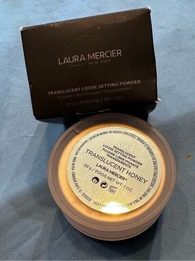 laura mercier Brown Translucent Loose Setting Powder